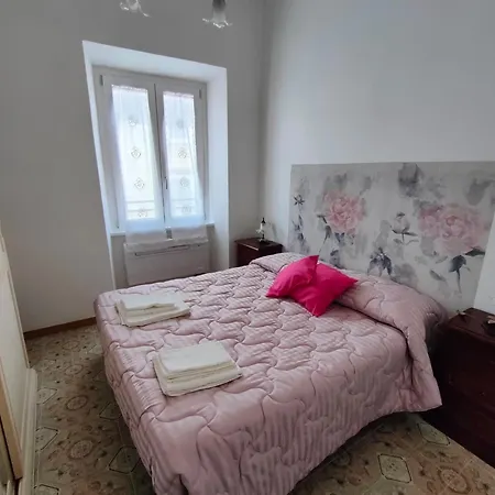 Romein5minutes Apartmán *